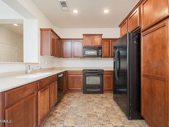 3rd image of 2146 W MONTE CRISTO Avenue