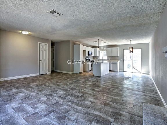 2nd image of 627 Glenwood Ln
