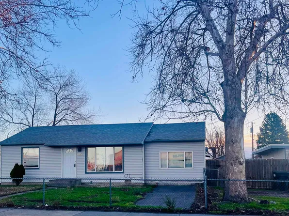 621 N 20th Ave, Pasco, WA 99301