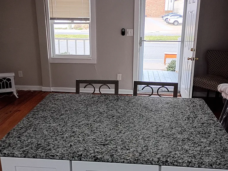 815 W Ocean View Ave — Photo 3