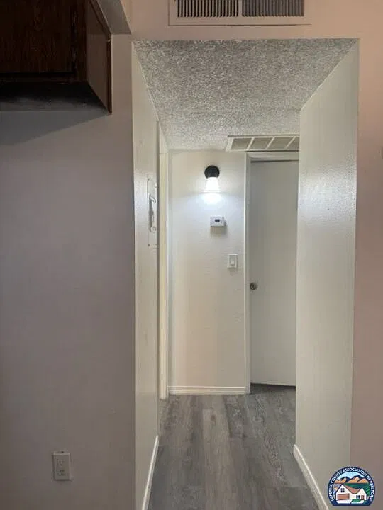 1 bed, 1.0 bath, 670 sqft, $1,025 — Photo 2