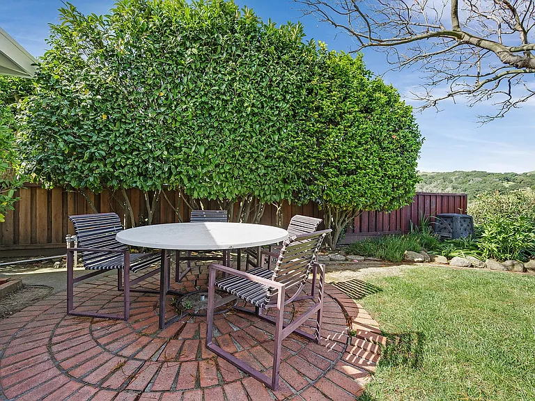 8 Stephens Ct — Photo 4