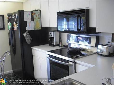 5th image of 1804 Eleuthera Pt APT A2