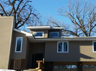 3704 Lawnwood Dr, Bellevue, NE 68123