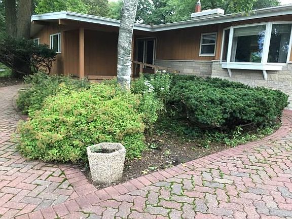 3rd image of 2532 Oakcrest Dr