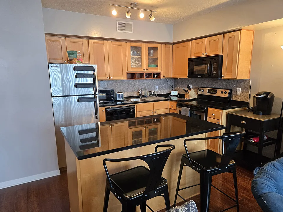 2222 Detroit Ave #515