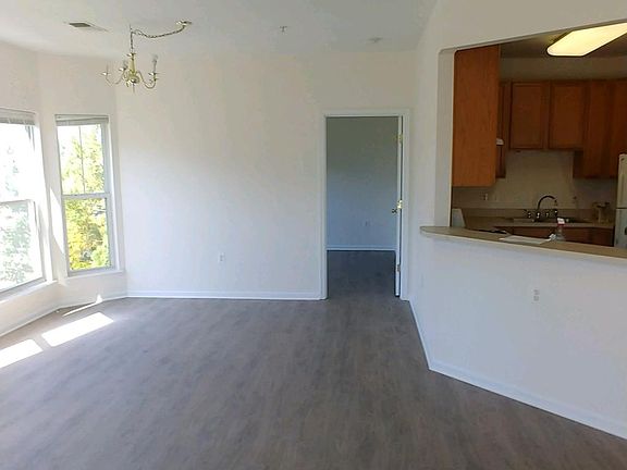 3rd image of 2911 Deer Hollow Way Unit 319