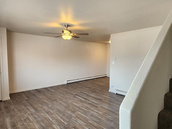 3rd image of 451 Cottonwood Lake Dr #B