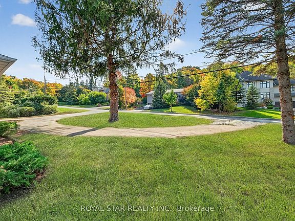 4th image of 10 Delong Dr