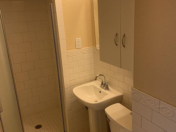 4th image of 843 46th Ave