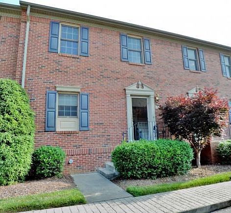 1st image of 49 Oak Leaf Cir