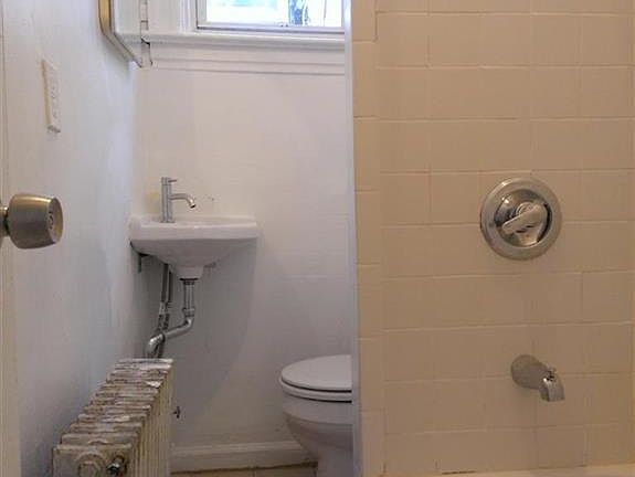 4th image of 139 Beech St APT 3L