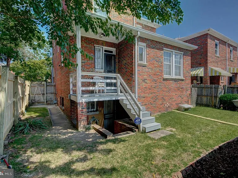 616 Nicholson St NW — Photo 21