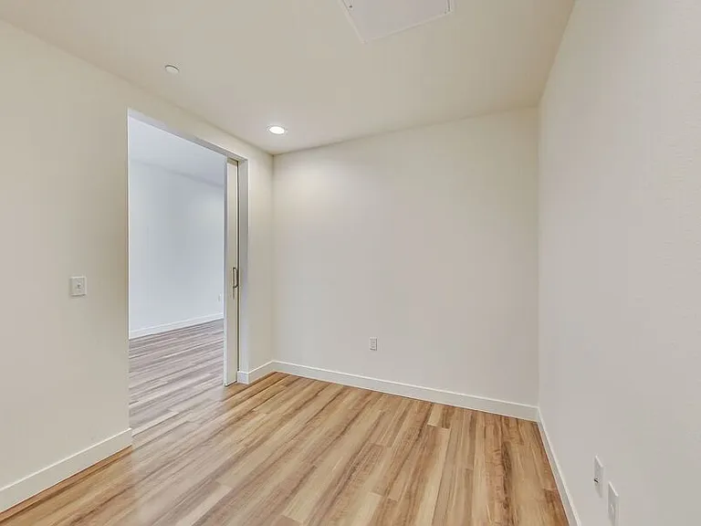 950 Lofts — Photo 72