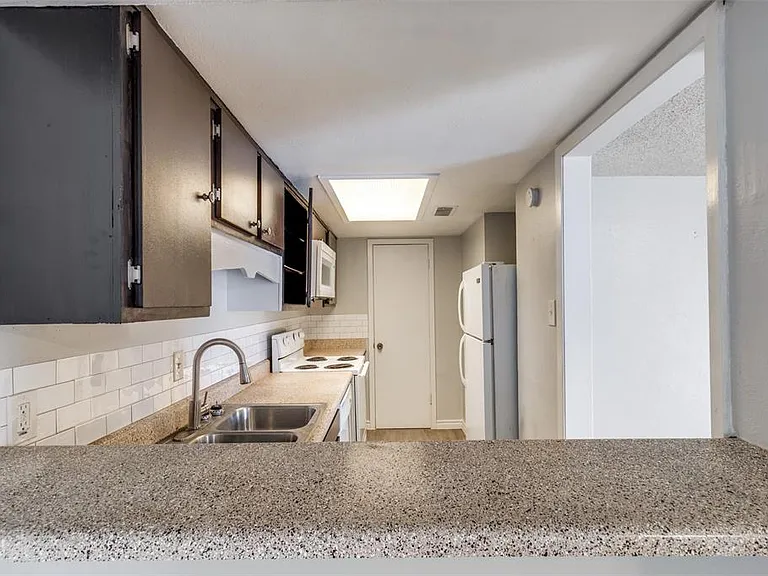 12818 Midway Rd #2068 — Photo 10