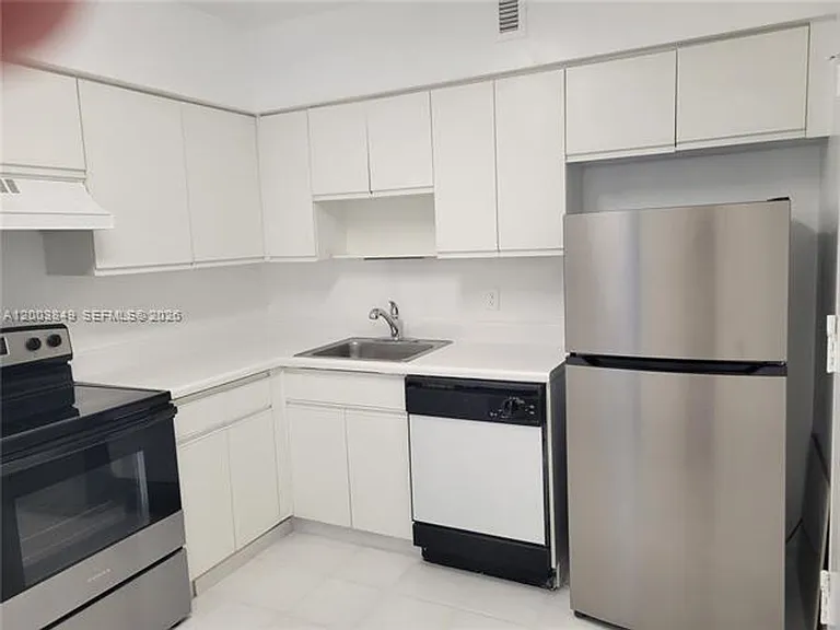 5700 Collins Ave #8A — Photo 14