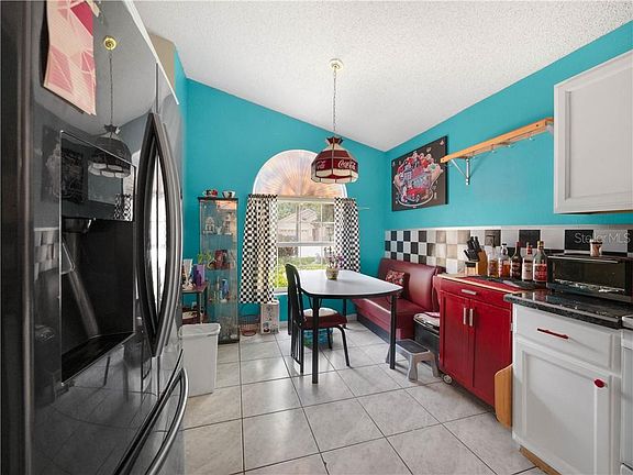 3rd image of 3813 Heritage Oaks Ct