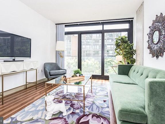 4th image of 1015 N 2nd St #3