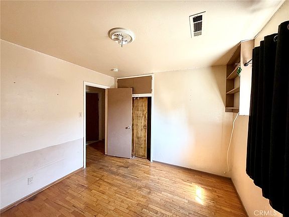 4th image of 1720 E 26th St