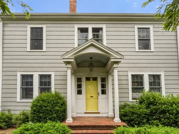 616 Elm St, Dartmouth, MA 02748
