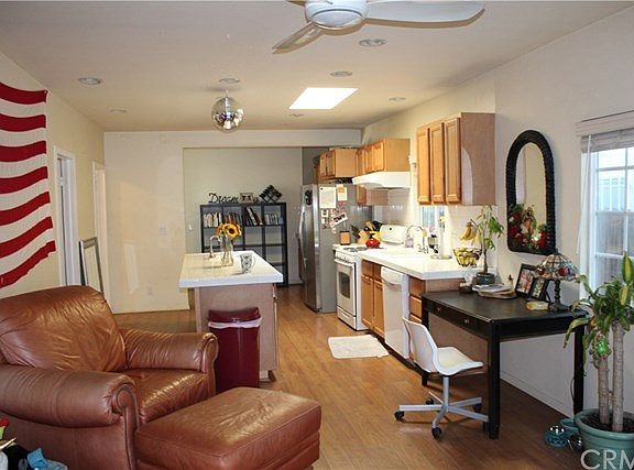 4th image of 124 Orange Ave