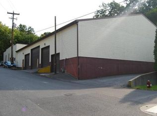 18 7th St, Slatington, PA 18080