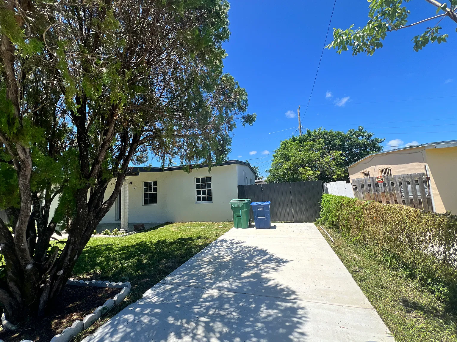 2 bed, 700 sqft, $2,100 — Photo 3