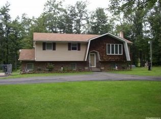 12 Mushroom Ln, Albrightsville, PA 18210