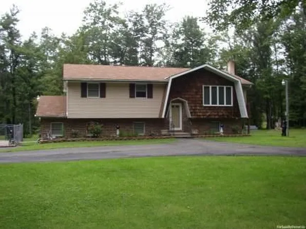 12 Mushroom Ln, Albrightsville, PA 18210