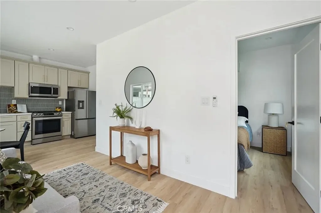 1 bed, 400 sqft, $2,195 — Photo 3