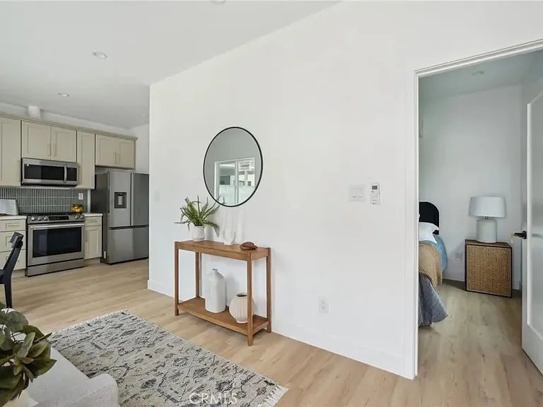 5449 S Victoria Ave #1/2 — Photo 3