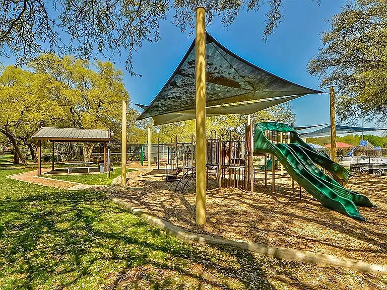 8021 Luling Ln — Photo 44