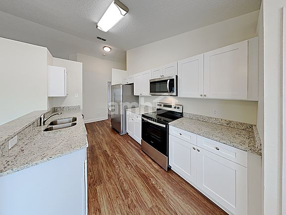 3rd image of 15009 Trail Creek Pl
