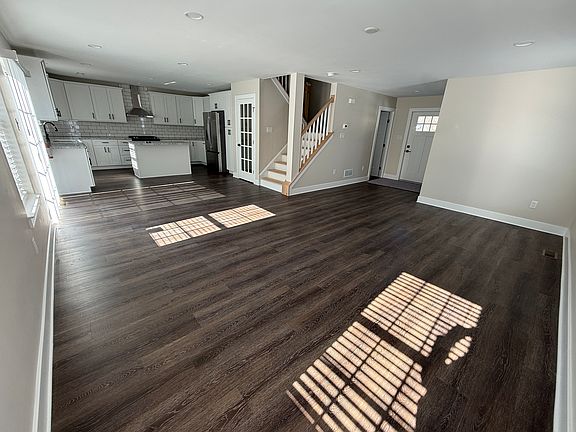 4th image of 114 Isabella Dr