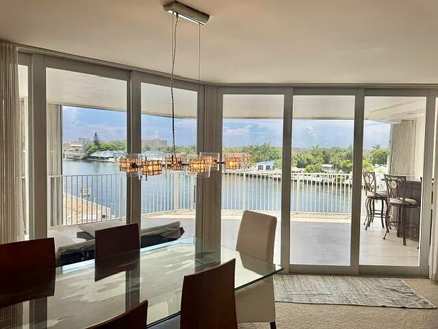 Intracoastal 31 — Photo 3