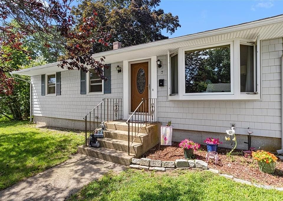 1st image of 7 Sherwood Ave