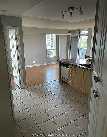 225 Wellesley St E #805 — Photo 20