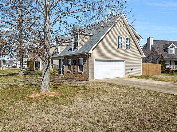 2nd image of 1621 Carrick Dr