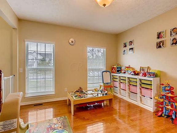 5th image of 768 Maple Vista Dr