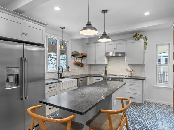 31 Cottage St, Concord, MA 01742