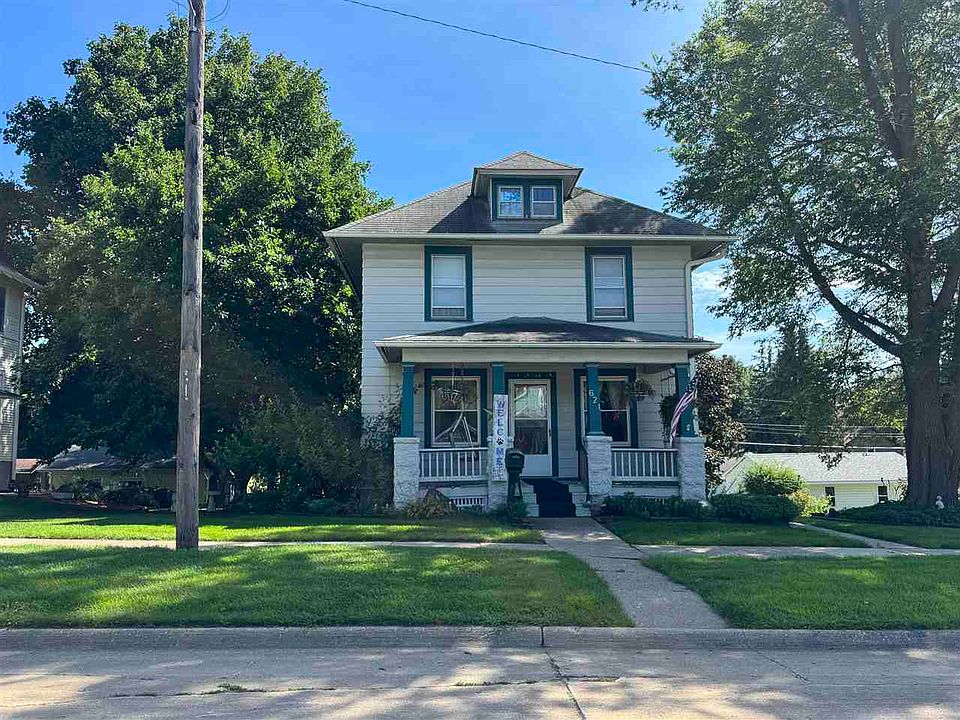 1st image of 621 W Jefferson St