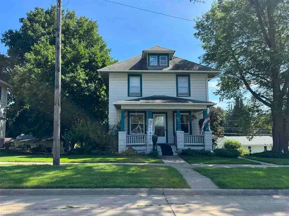 621 W Jefferson St, Washington, IA 52353