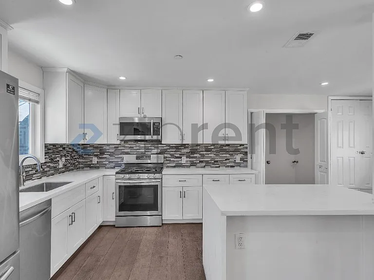 2273 E 23rd St #2273 — Photo 11
