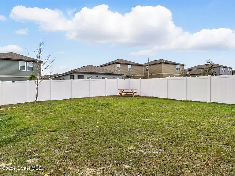 2024 Hemingway Cir — Photo 16