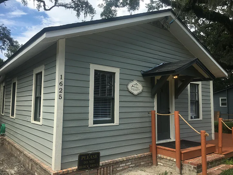 1625 Emerson St — Photo 3