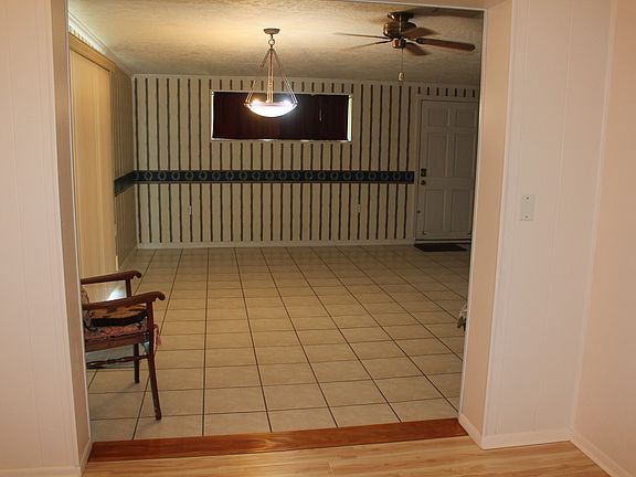 4th image of 5315 42nd Ave W