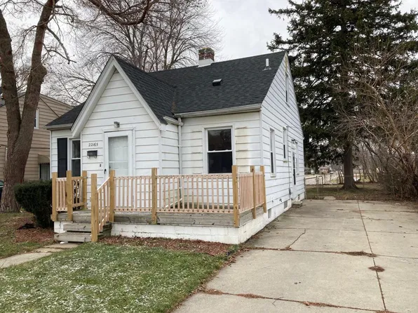 22165 Hayes Rd, Eastpointe, MI 48021