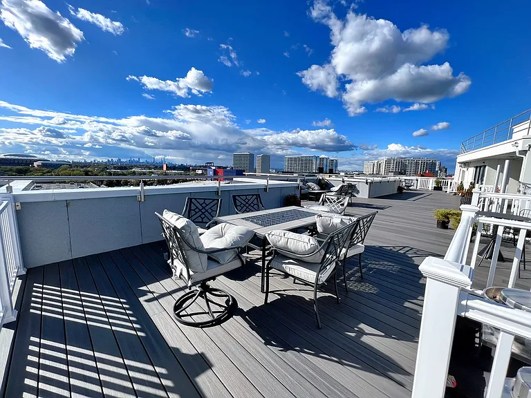 44 Fifteen College Point Blvd #5C — Photo 17