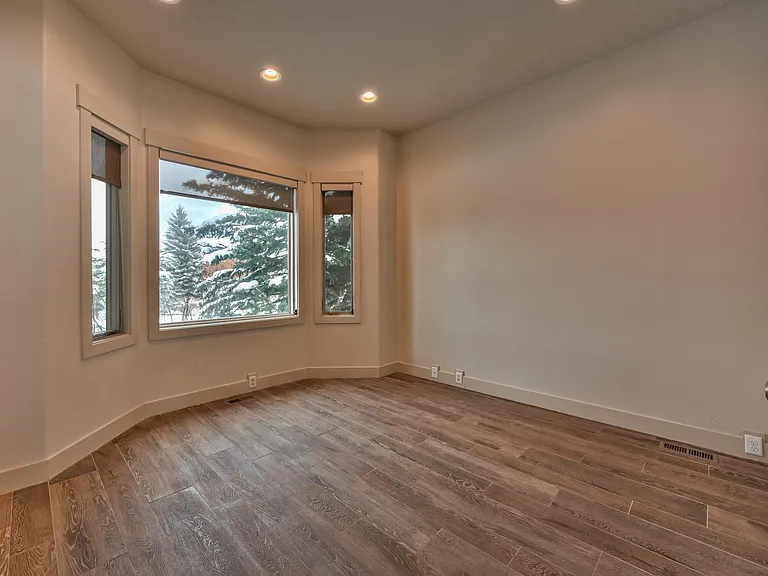 4879 Silver Springs Dr — Photo 14