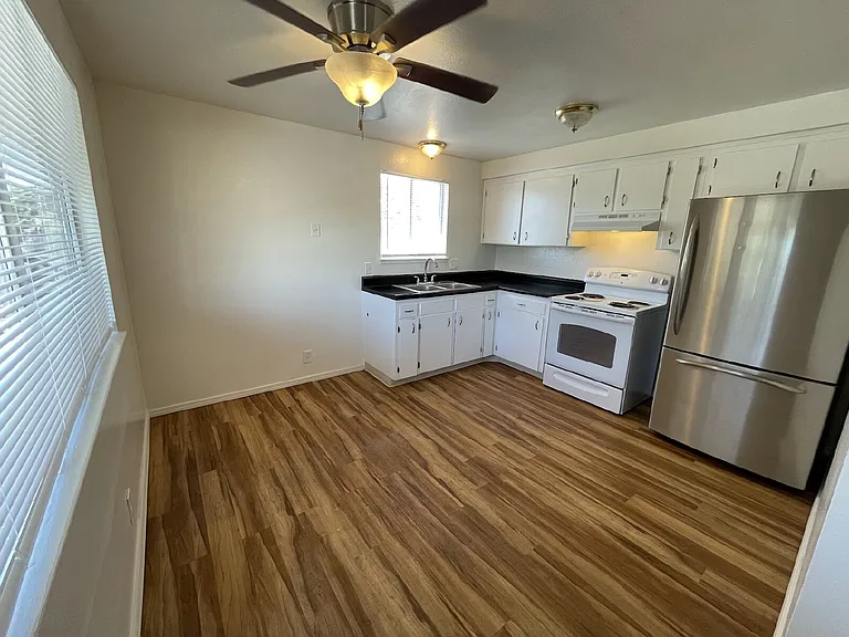3426 Woodside Dr #3 — Photo 6
